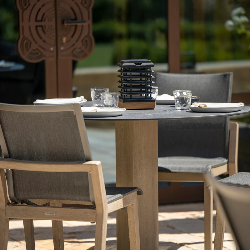 Les Jardins Tekura Solar Table Lamp