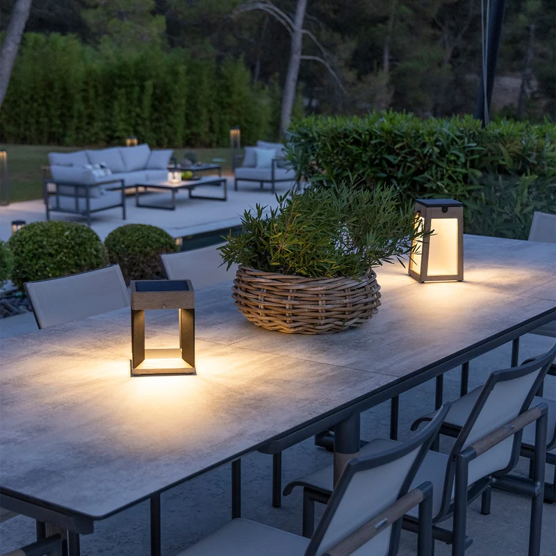 Les Jardins Teckalu Solar Table Lamp