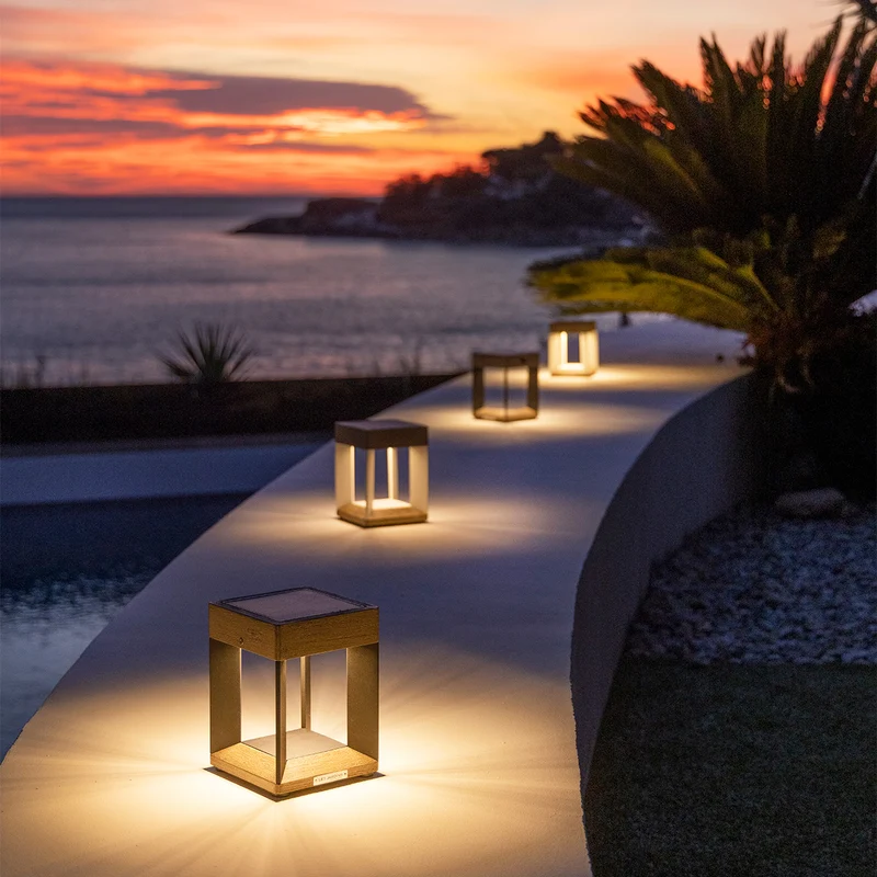 Les Jardins Teckalu Solar Table Lamp