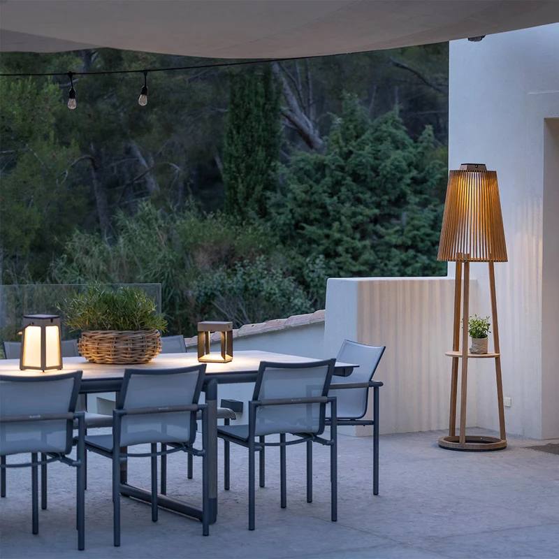 Les Jardins Teckalu Solar Table Lamp