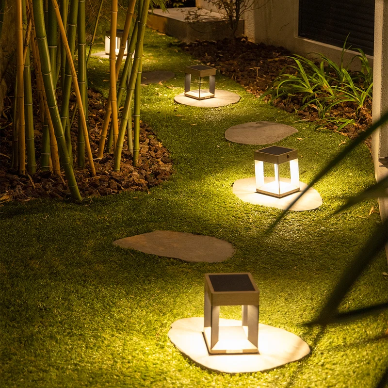 Les Jardins Teckalu Solar Table Lamp
