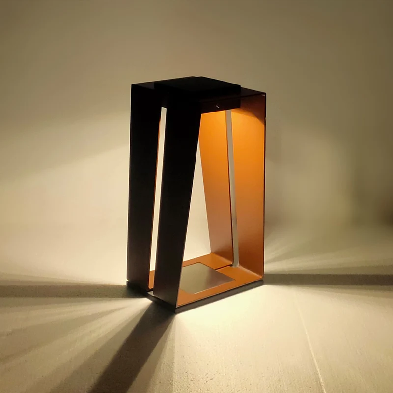 Les Jardins Skaal Solar Lantern