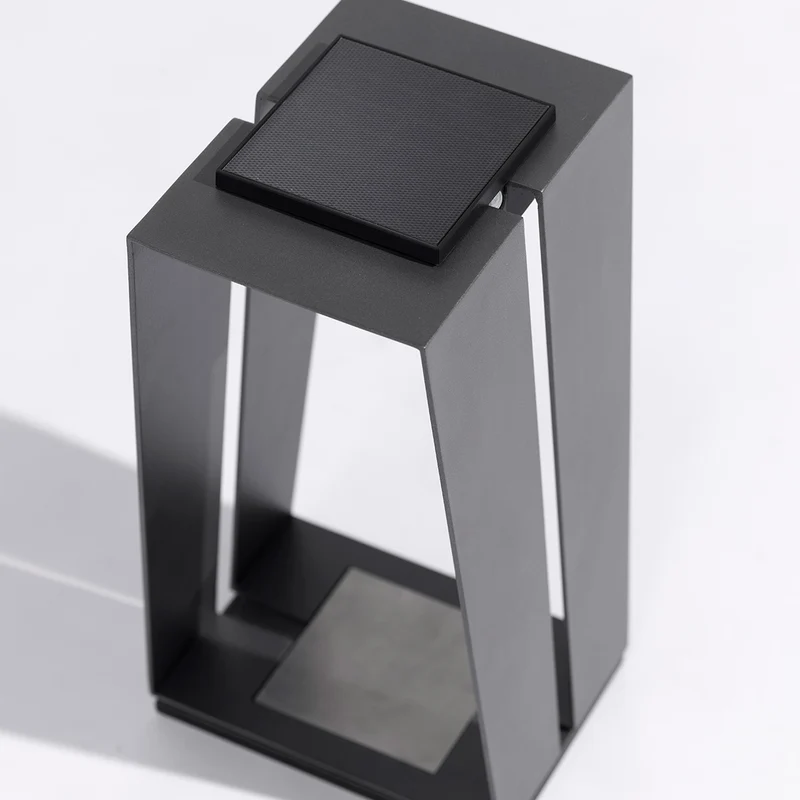 Les Jardins Skaal Solar Lantern