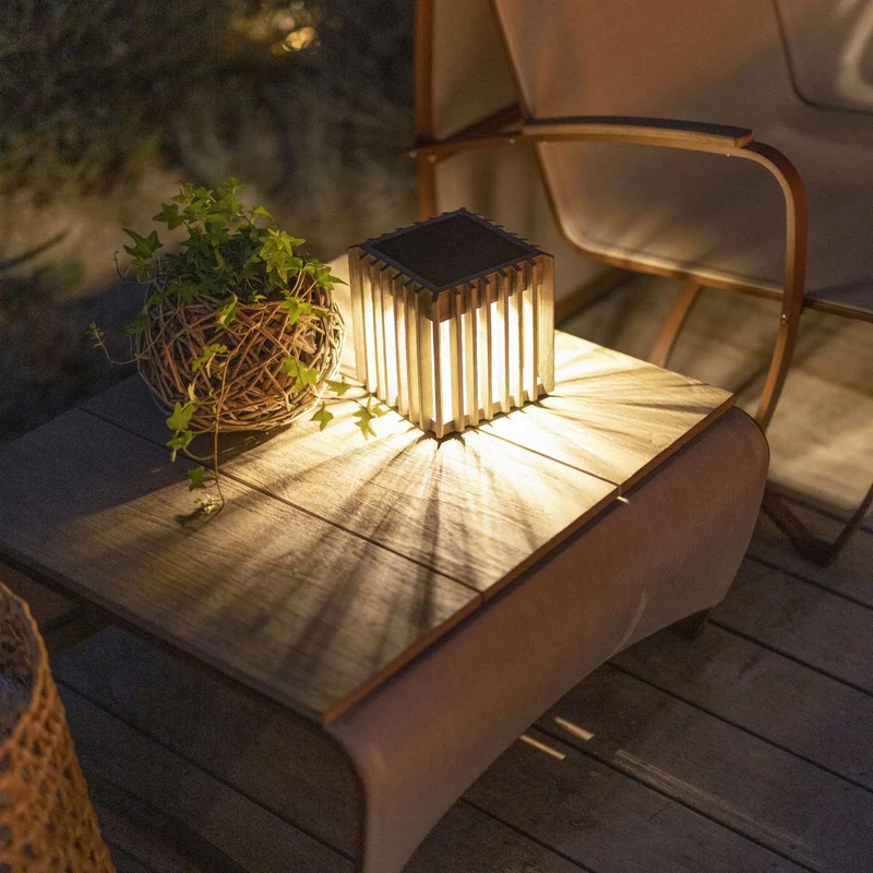 Les Jardins Verti Solar Table Lamp