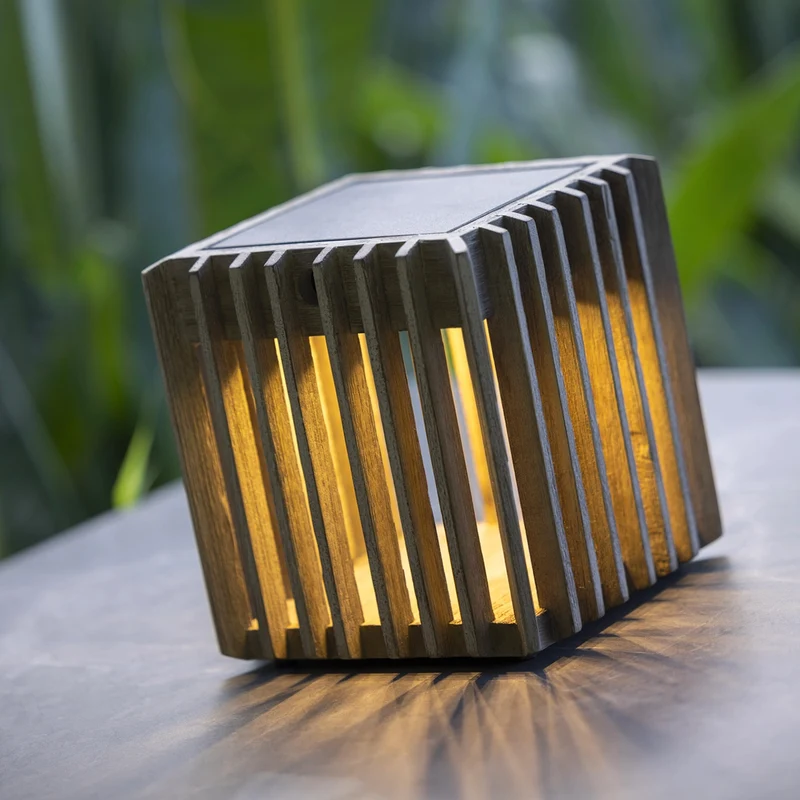 Les Jardins Verti Solar Table Lamp