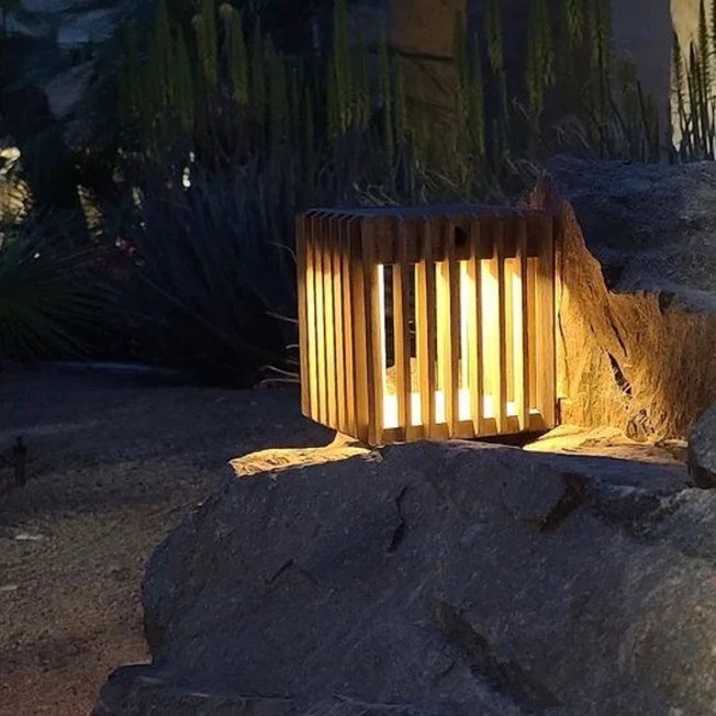 Les Jardins Verti Solar Table Lamp