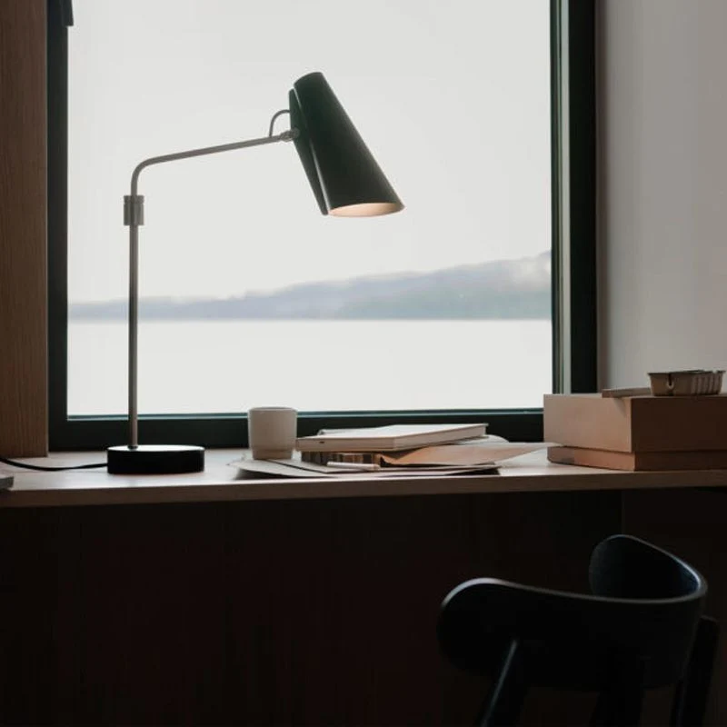 Northern Birdy Swing Table Lamp