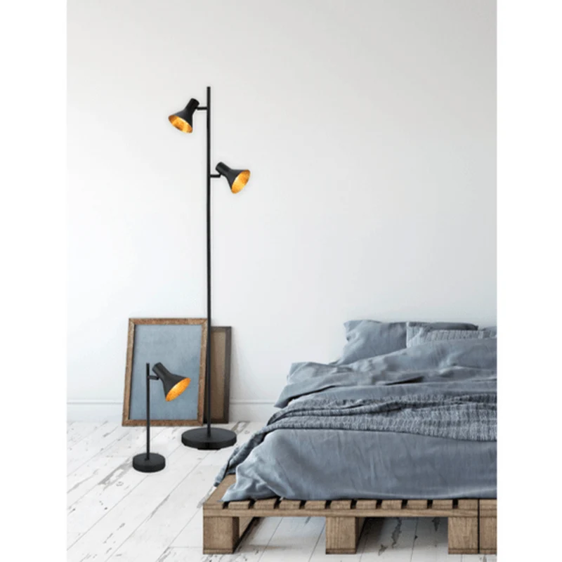 Lampadaire En Acier