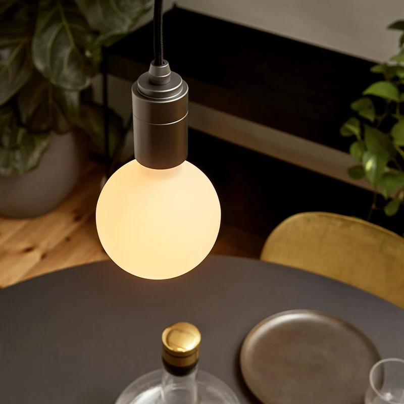 Tala Sphere III E27 G100 Matte White - 600lm 2000K to 2800K - Dim to warm