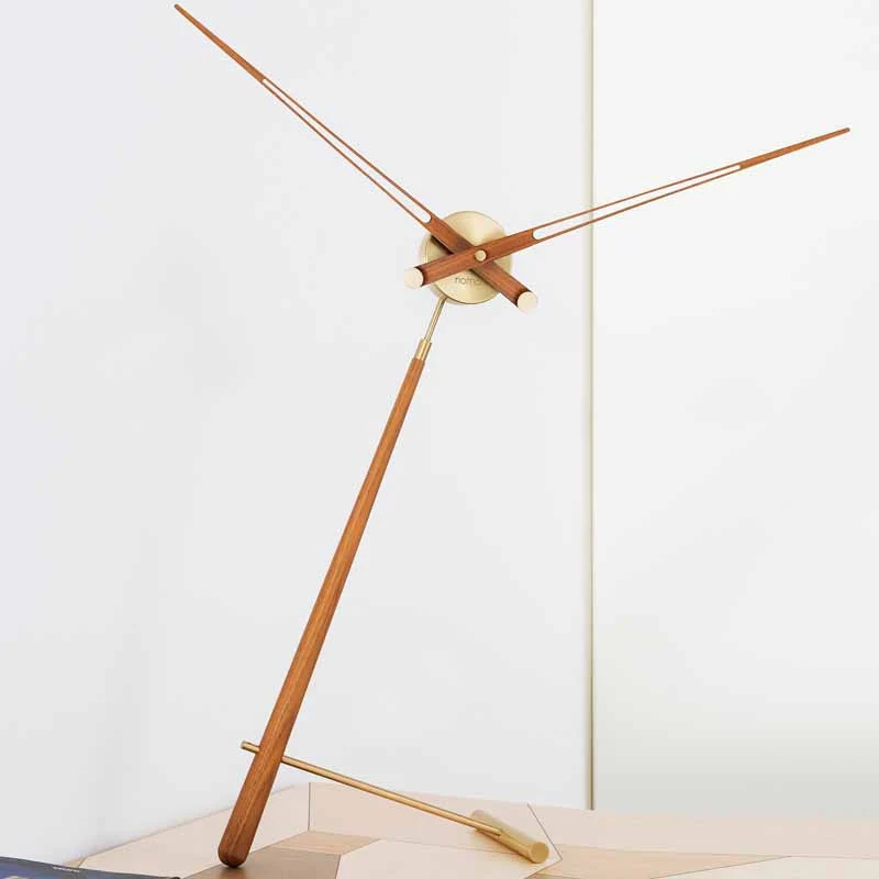 Nomon Puntero Table Clock