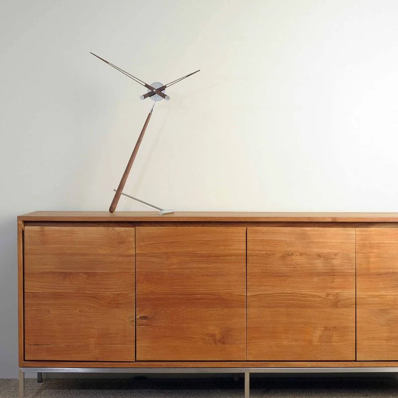 Nomon Puntero Table Clock