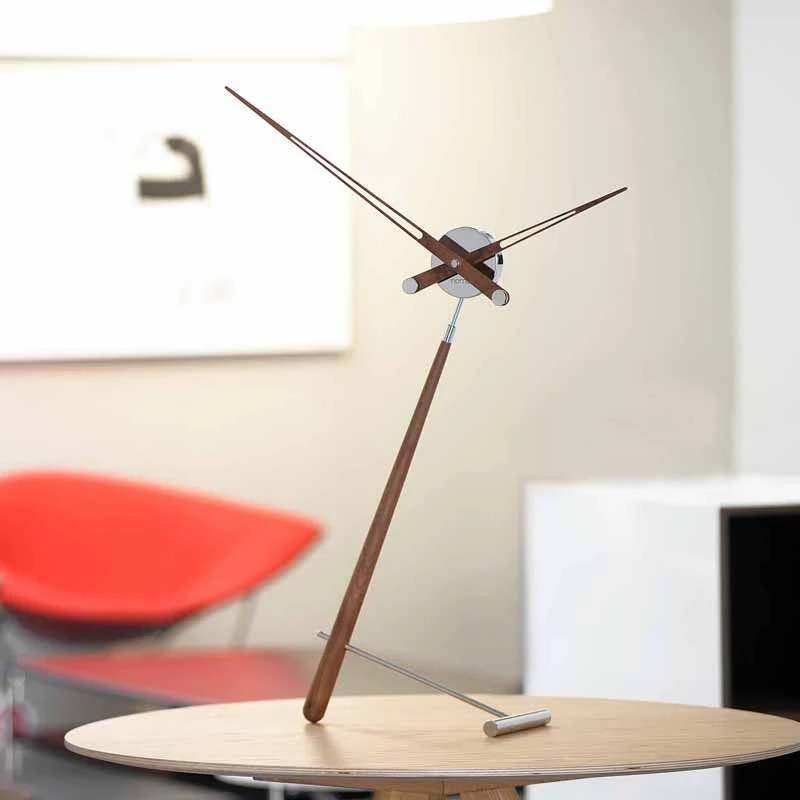 Nomon Puntero Table Clock