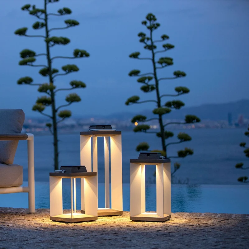 Les Jardins Teckalu Solar Lantern
