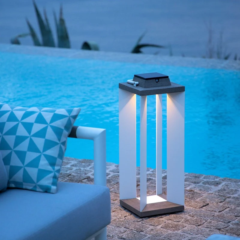 Les Jardins Teckalu Solar Lantern