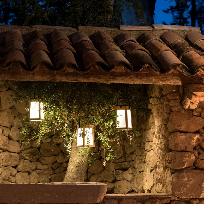 Les Jardins Tecka Solar Lantern