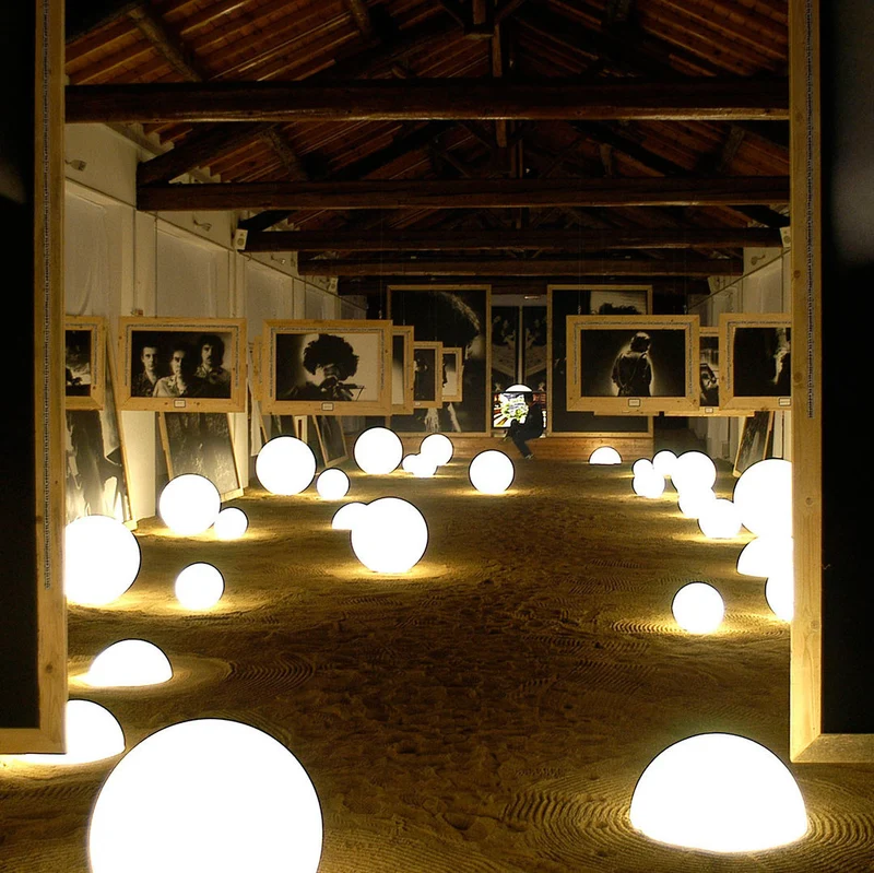 Slide Design Globo Outdoor Floor Lamp