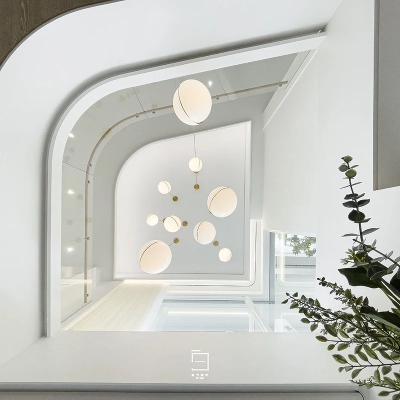 Lee Broom Crescent Pendant Lamp