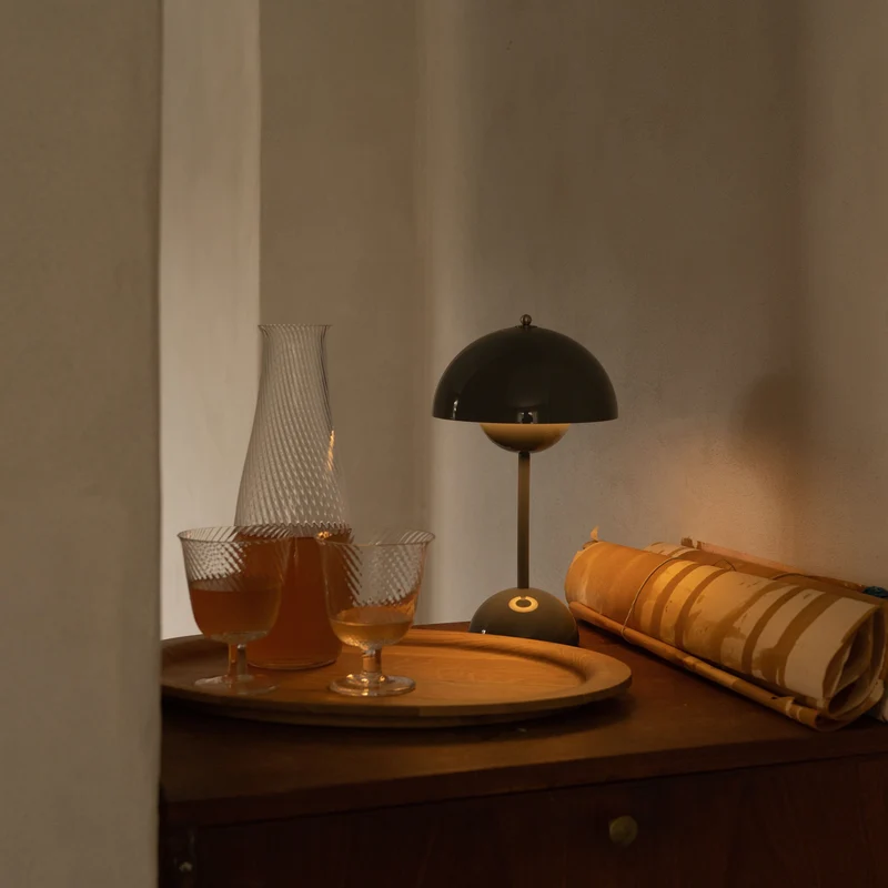 &Tradition Flowerpot VP9 Portable Lamp