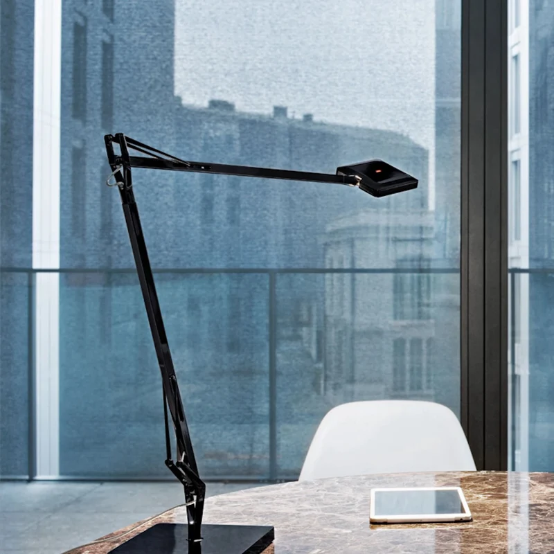 Flos Kelvin Edge Table Lamp