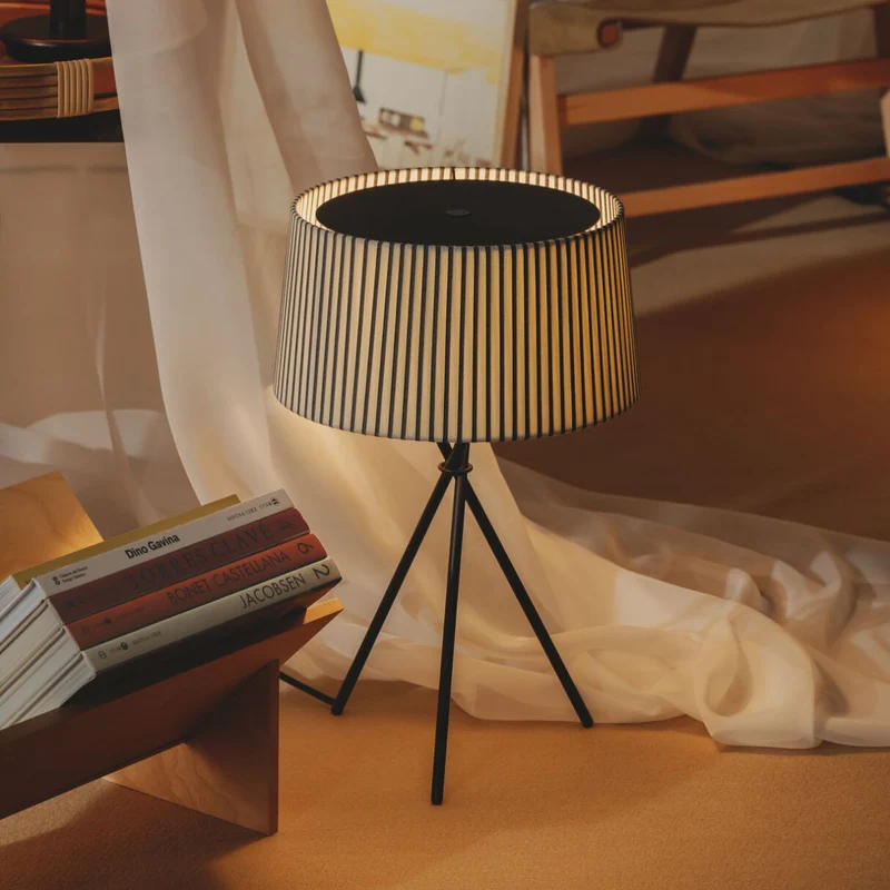 Santa & Cole Trípode Table Lamp