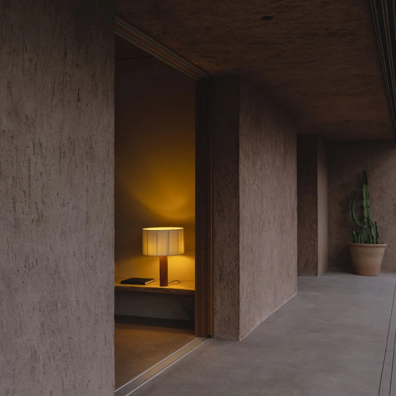 Santa & Cole Moragas Table Lamp