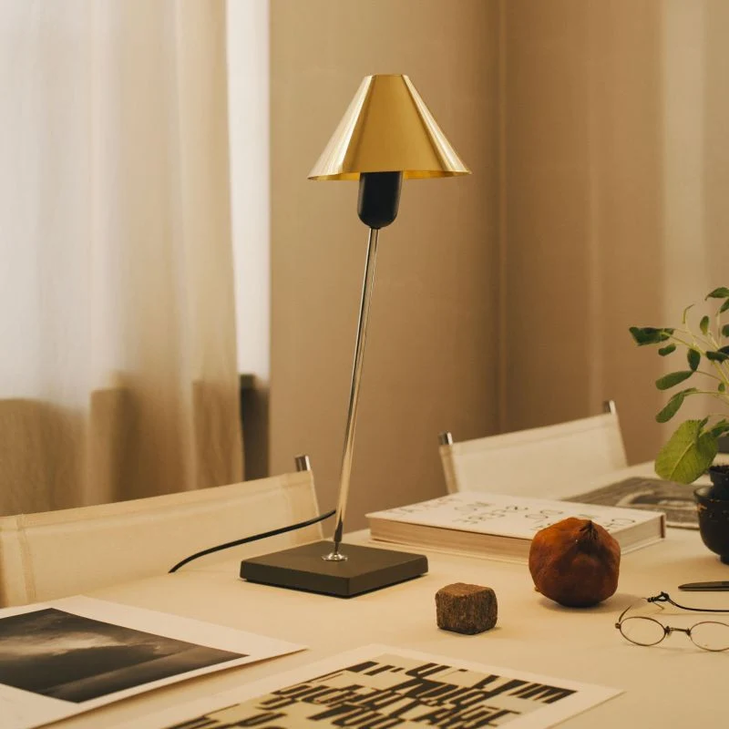 Santa & Cole Gira Table Lamp