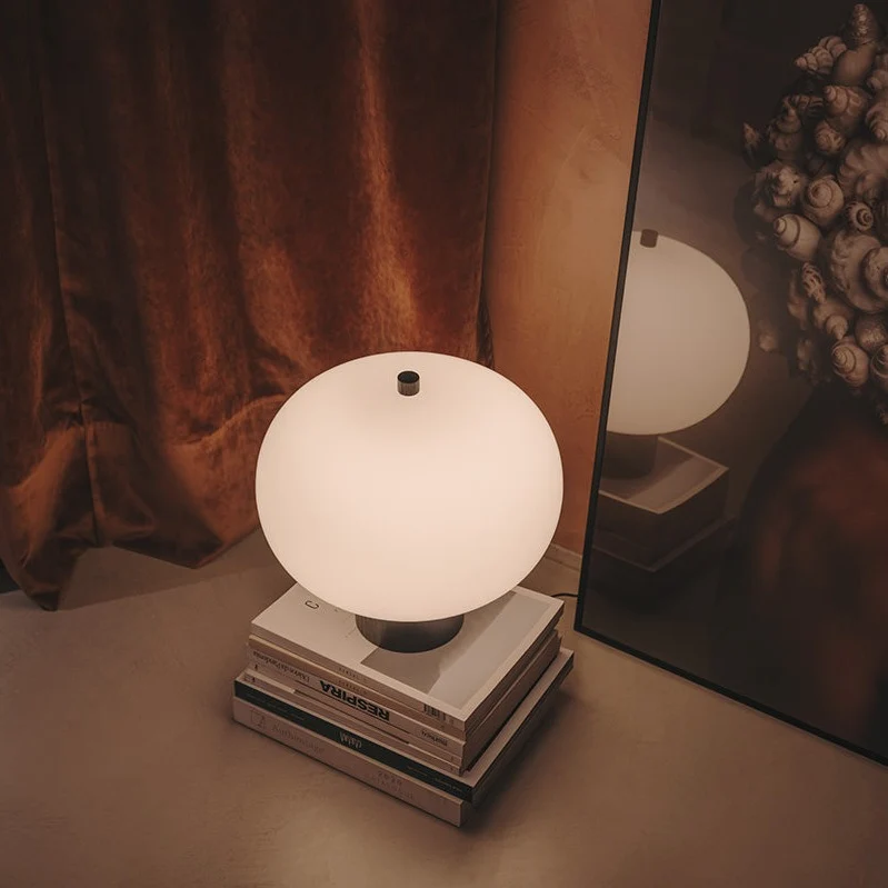 LEdsC4 Ilargi Table Lamp