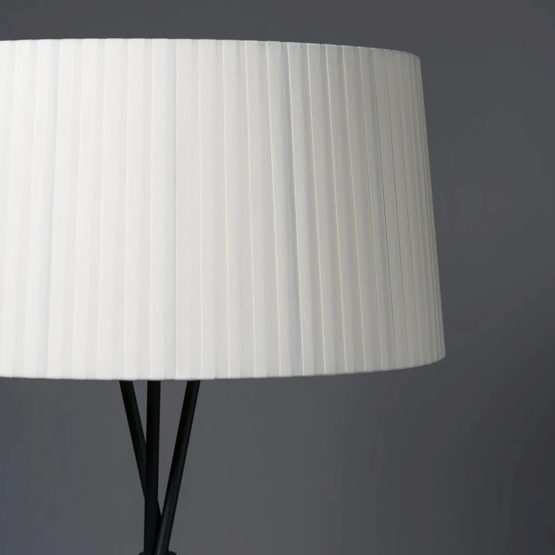 Santa & Cole Tripode G5 Floor Lamp
