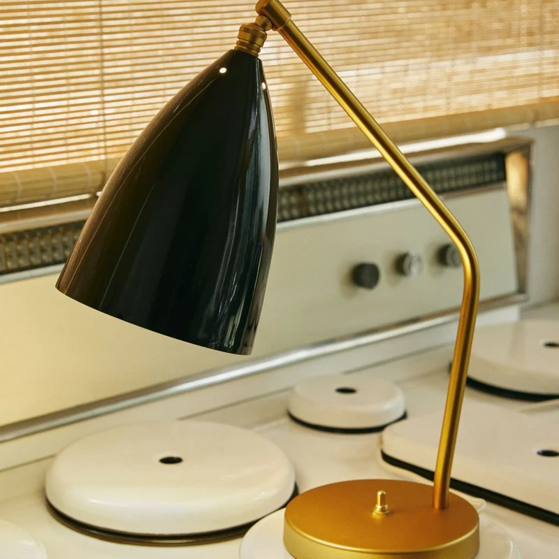 Gubi Gräshoppa Table Lamp