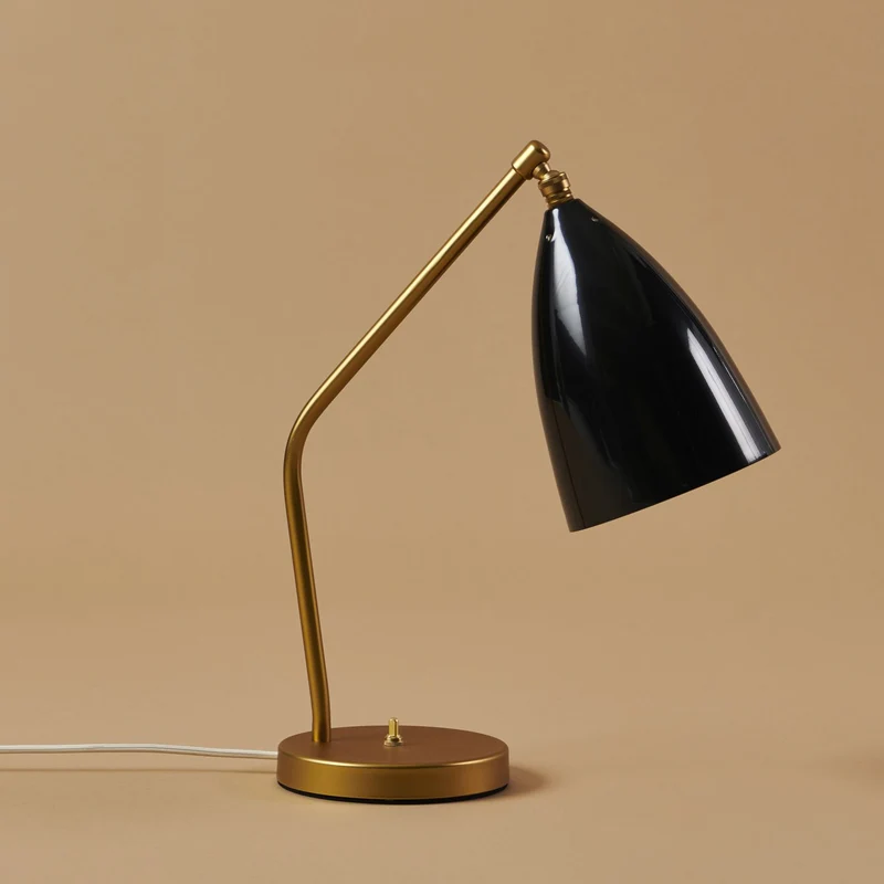 Gubi Gräshoppa Table Lamp