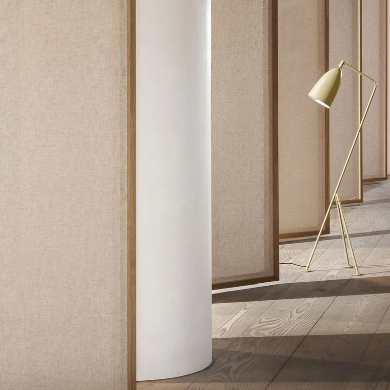 Gubi Gräshoppa Floor Lamp