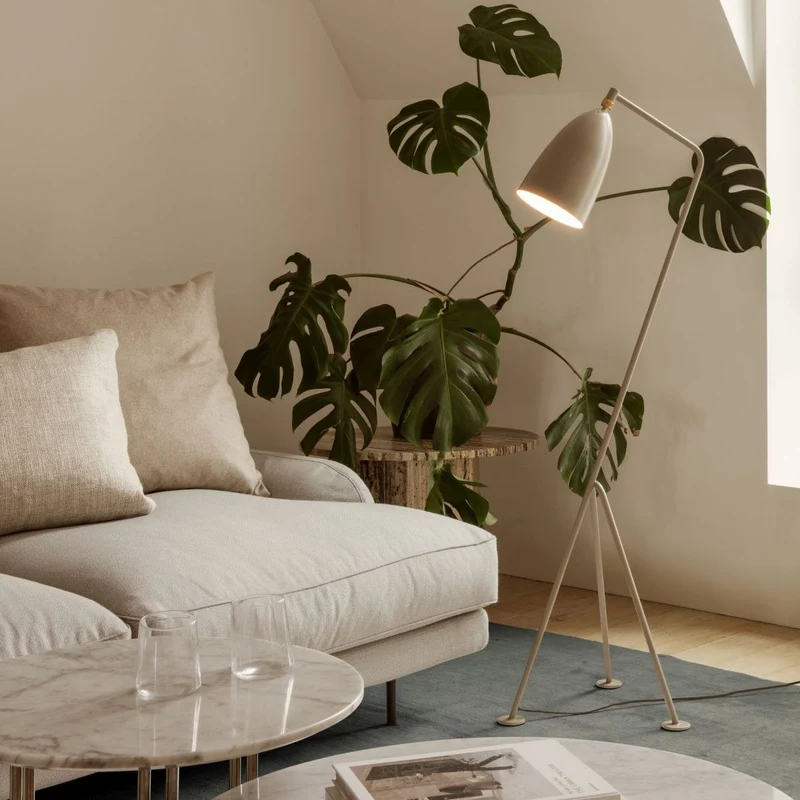 Gubi Gräshoppa Floor Lamp