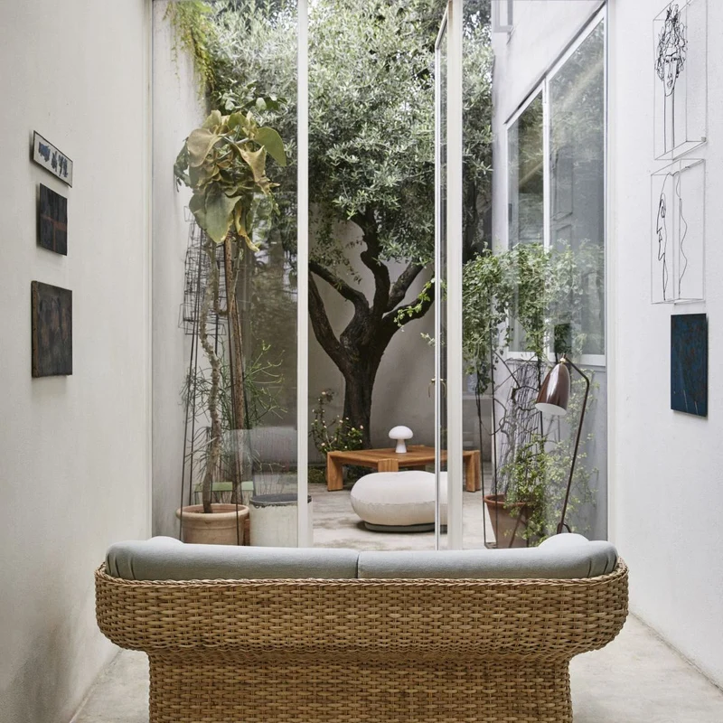 Gubi Gräshoppa Floor Lamp