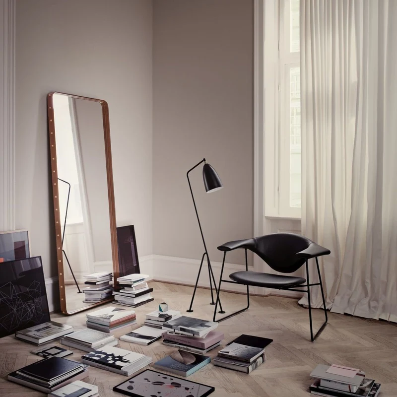 Gubi Gräshoppa Floor Lamp